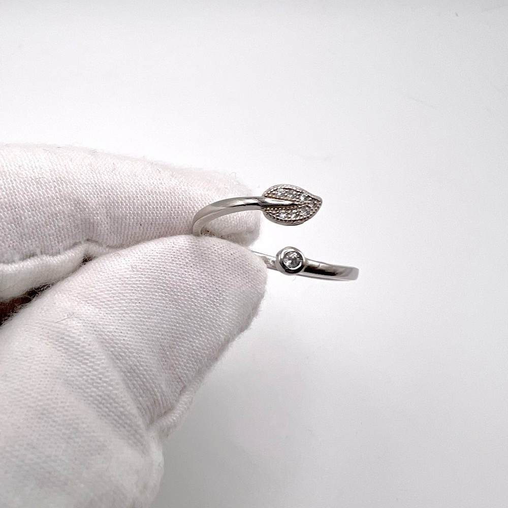 Sale $8 Firm! Sterling Silver Adjustable Ring with Cz’z - Picture 2 of 14